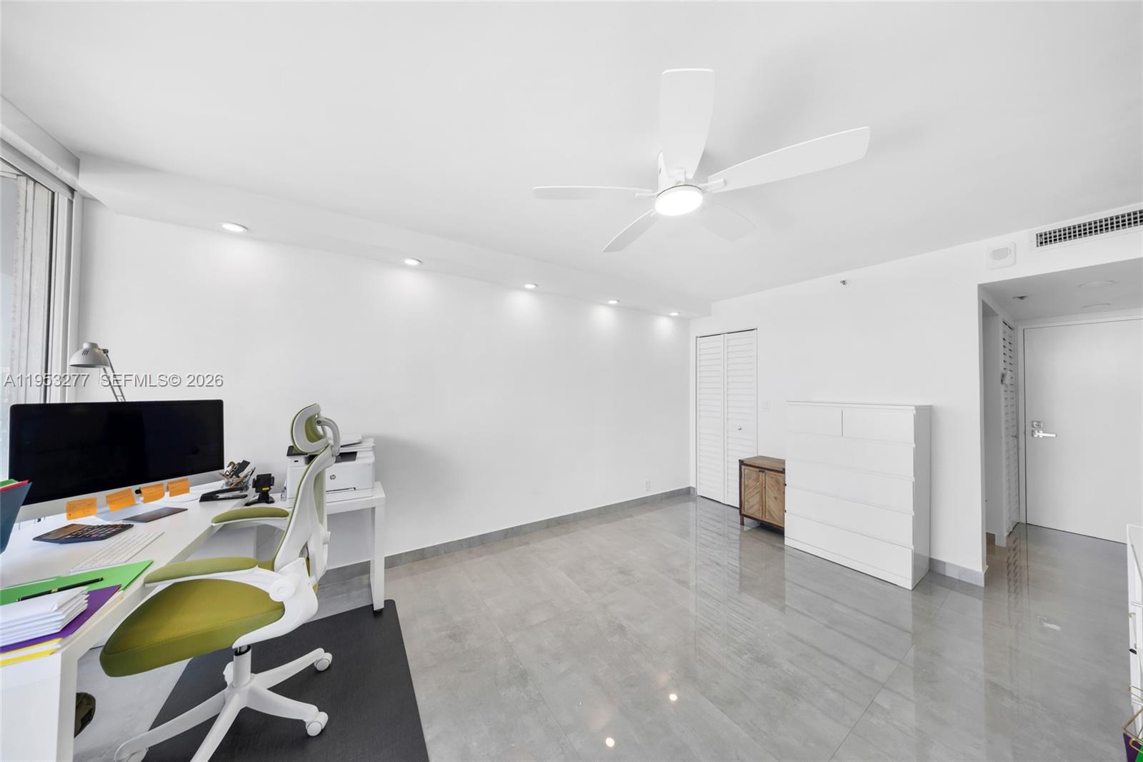 7601 E Treasure Dr #1216 North Bay Village, FL 33141