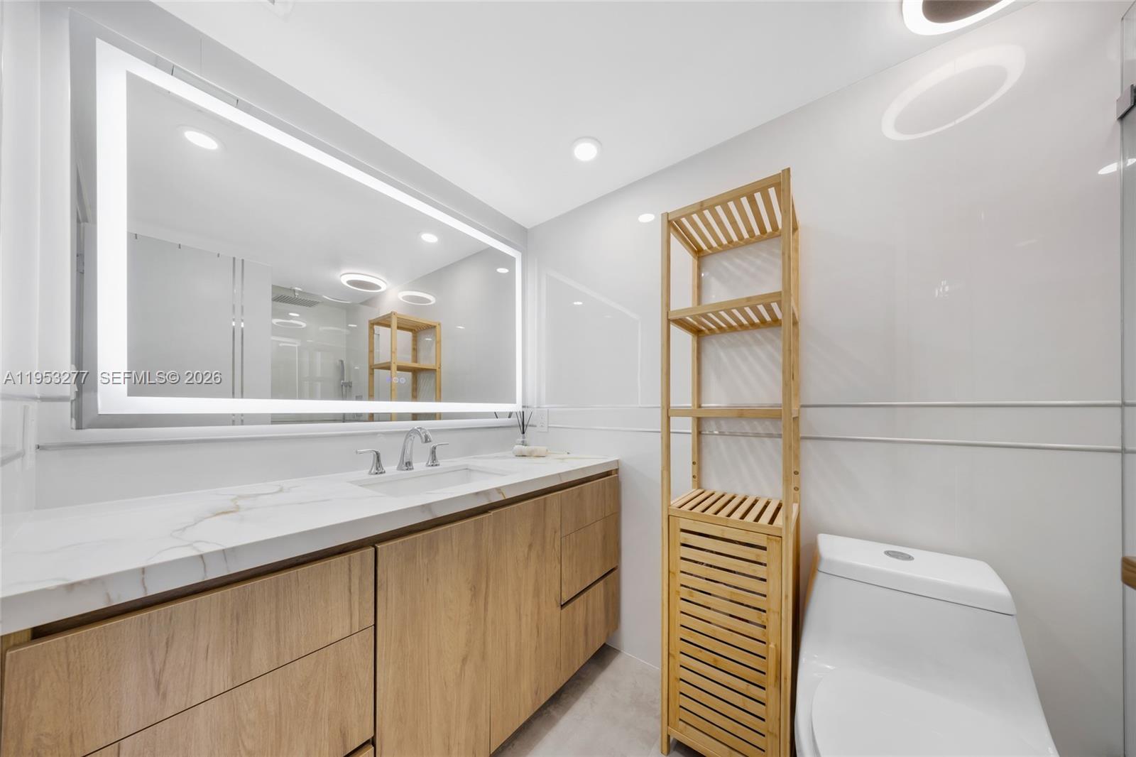 7601 E Treasure Dr #1216 North Bay Village, FL 33141