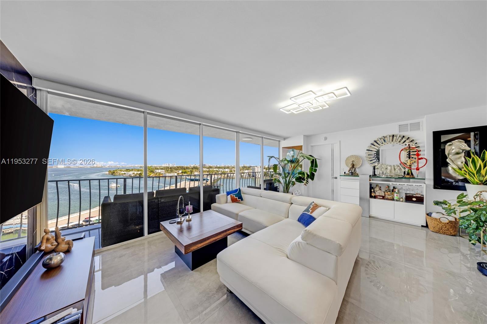 7601 E Treasure Dr #1216 North Bay Village, FL 33141