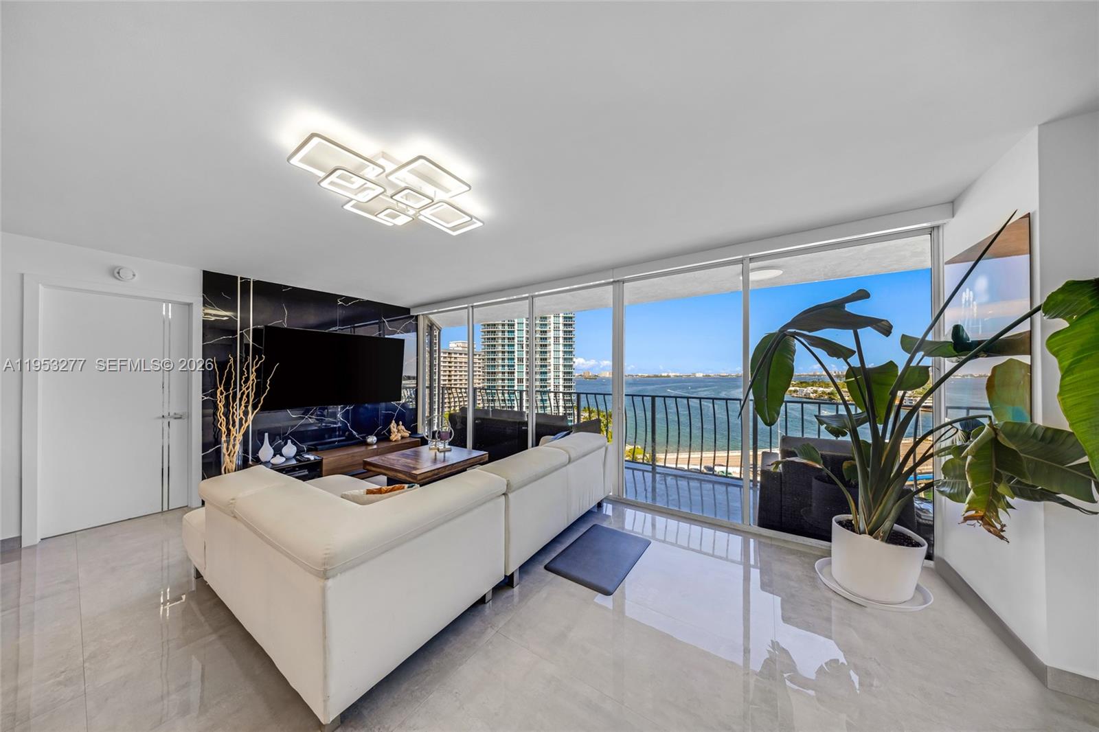 7601 E Treasure Dr #1216 North Bay Village, FL 33141