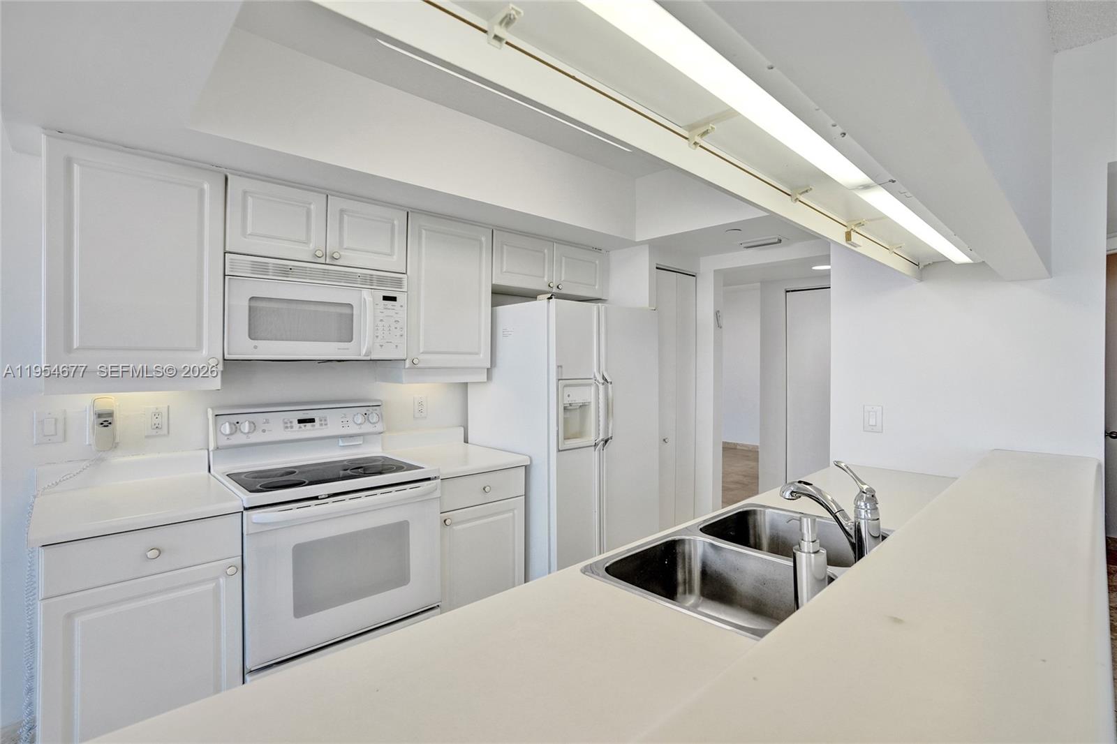 21205 Yacht Clb Dr #2310 Aventura, FL 33180