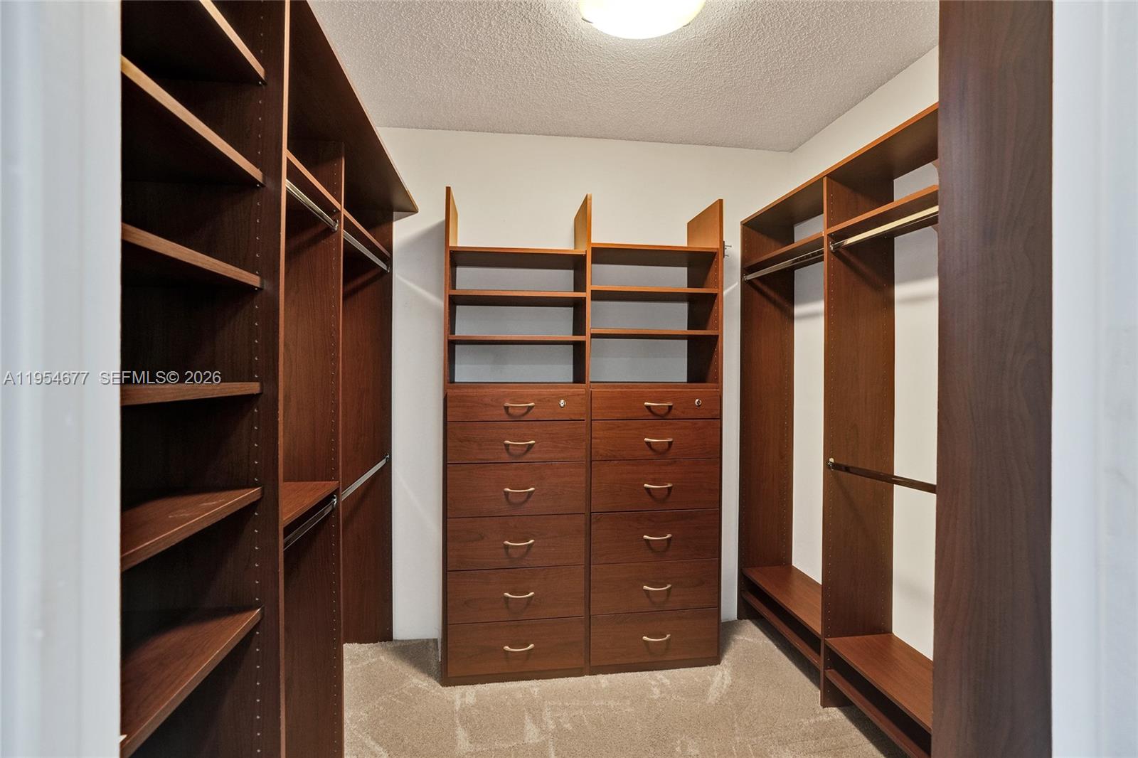 21205 Yacht Clb Dr #2310 Aventura, FL 33180