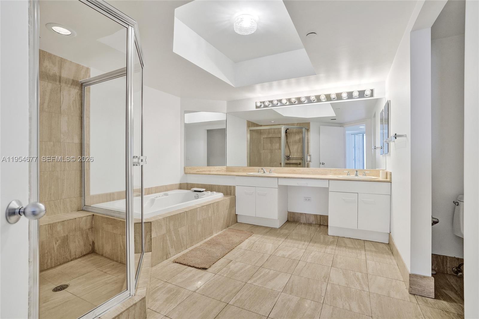 21205 Yacht Clb Dr #2310 Aventura, FL 33180