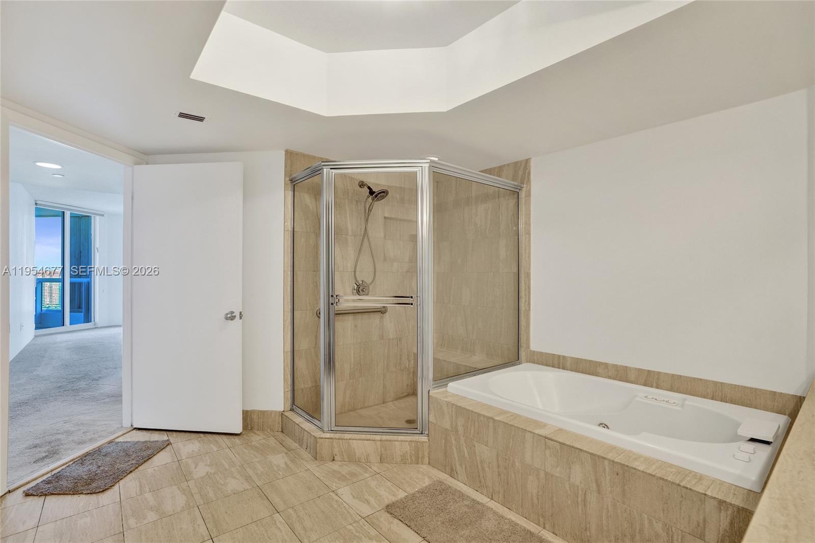 21205 Yacht Clb Dr #2310 Aventura, FL 33180