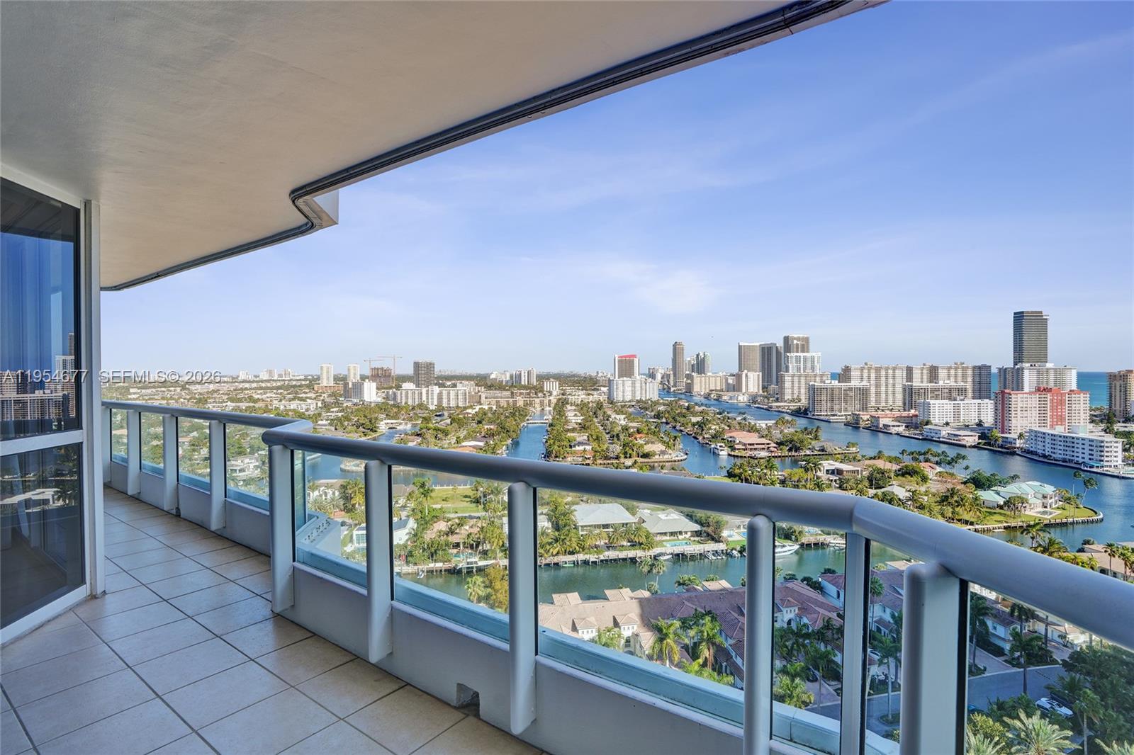 21205 Yacht Clb Dr #2310 Aventura, FL 33180