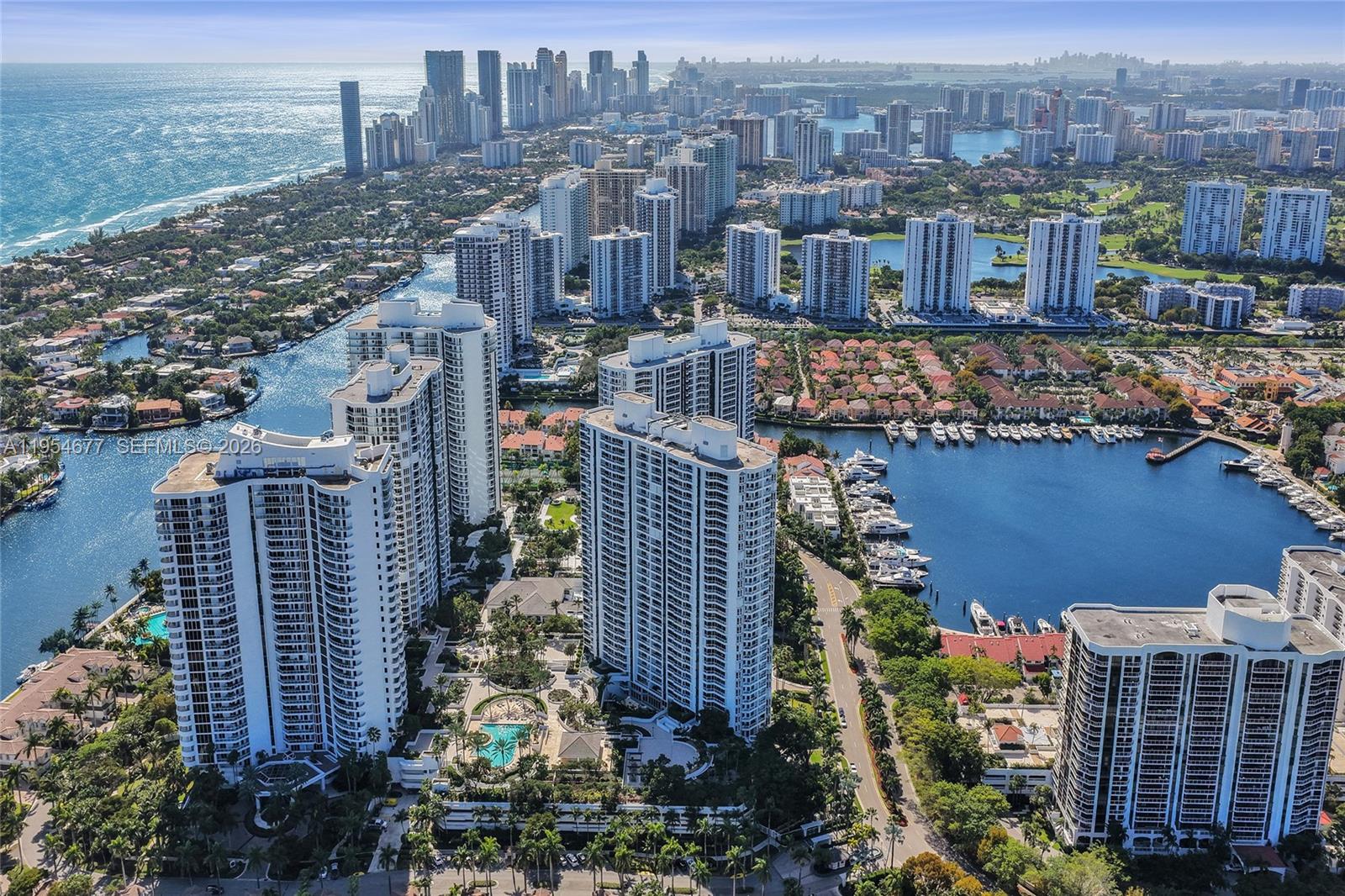 21205 Yacht Clb Dr #2310 Aventura, FL 33180