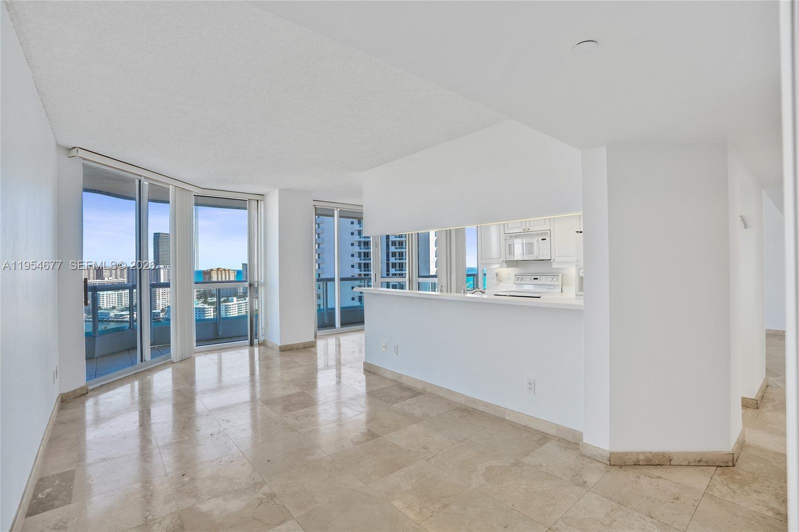 21205 Yacht Clb Dr #2310 Aventura, FL 33180