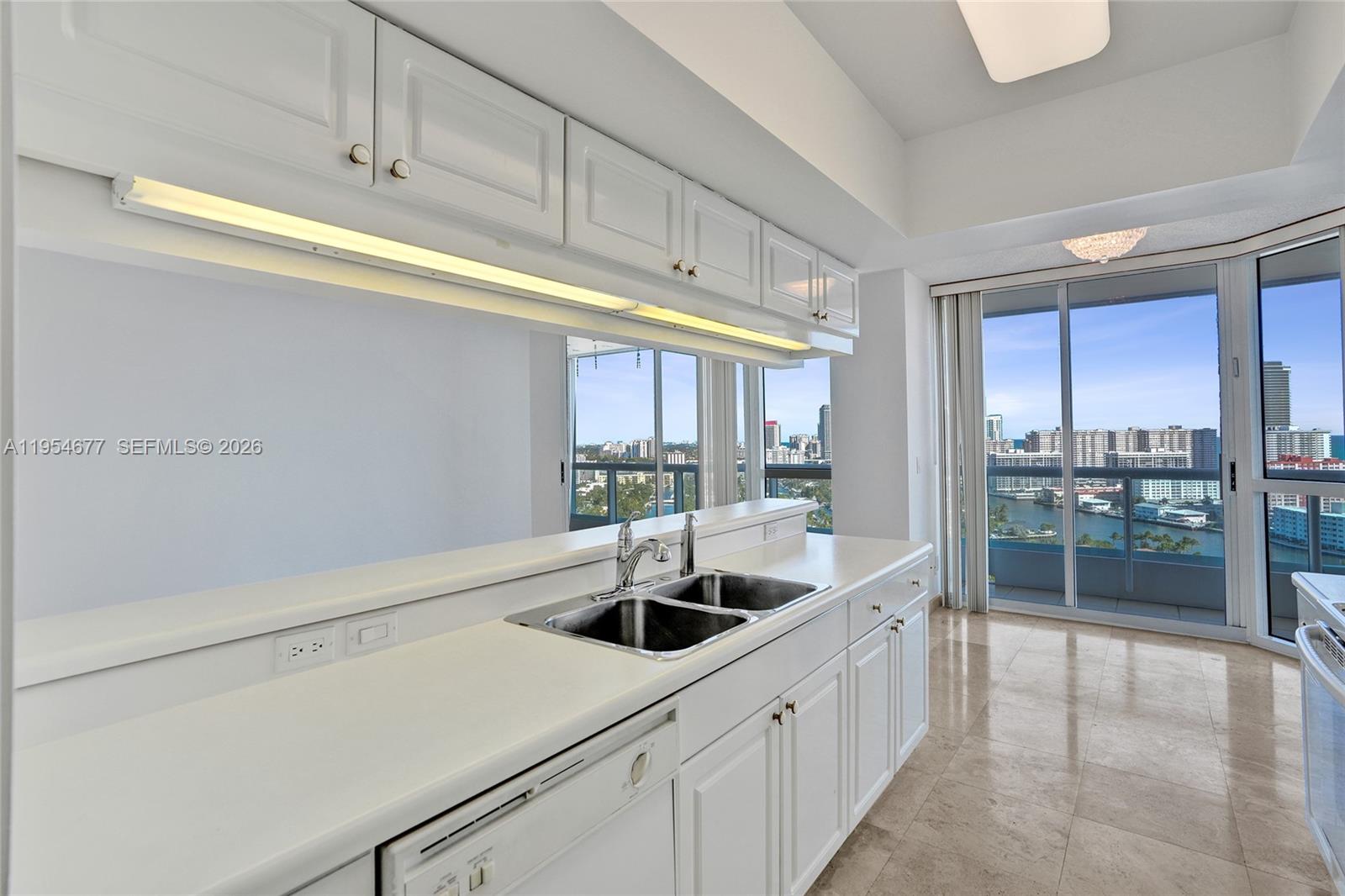 21205 Yacht Clb Dr #2310 Aventura, FL 33180