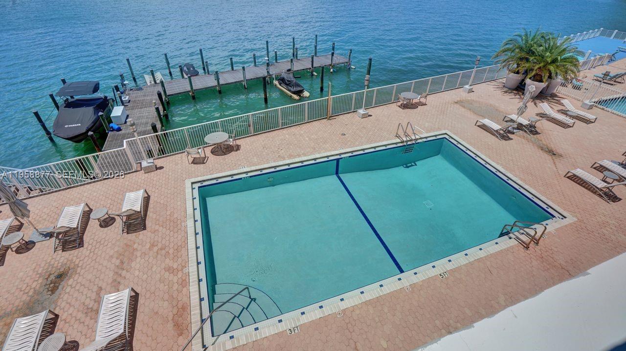 1228 West Ave #1415 Miami Beach, FL 33139