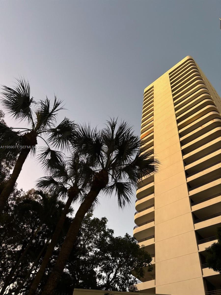 151 SE 15th Rd #2001