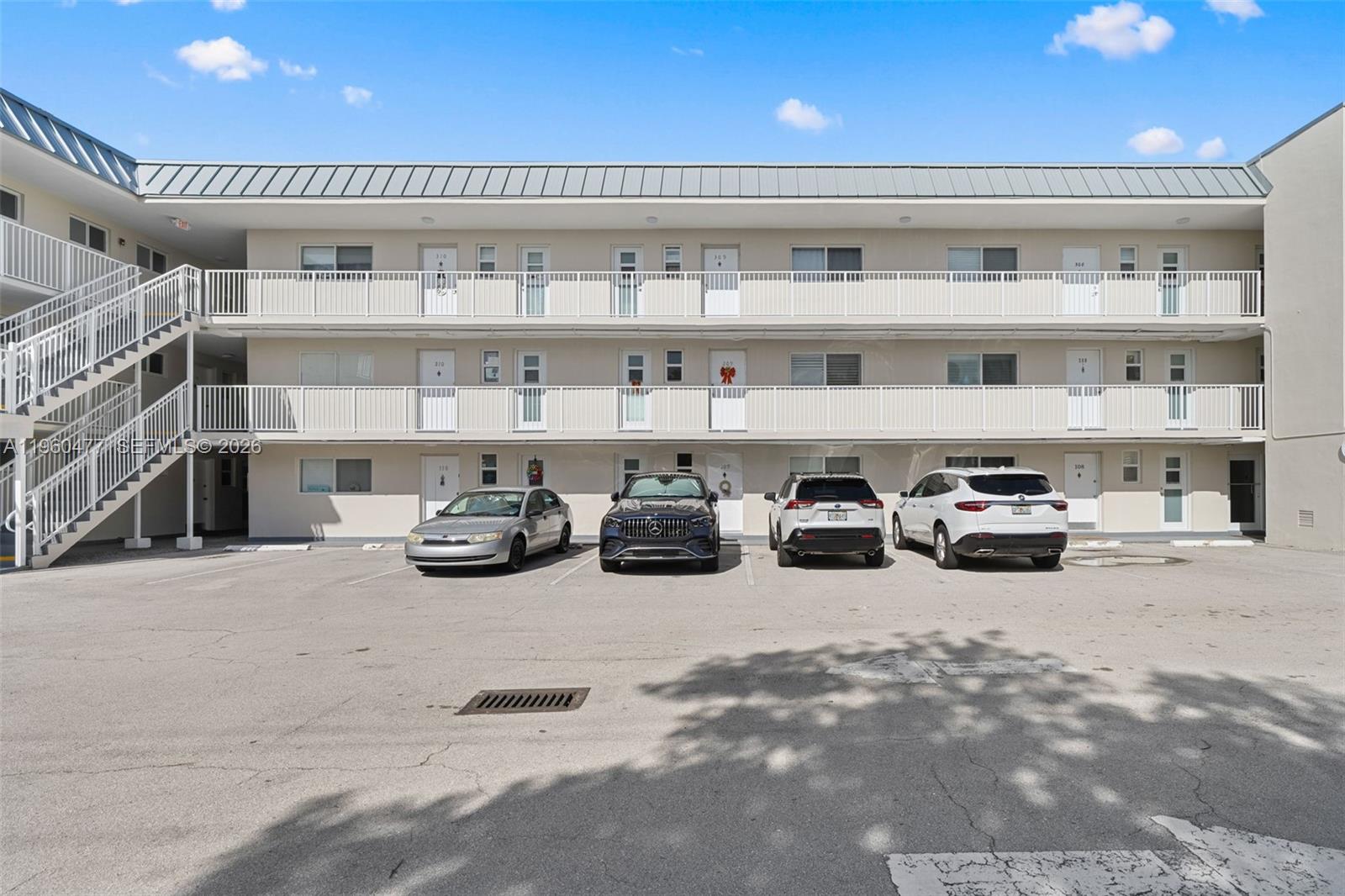 240 Galen Dr #109 Key Biscayne, FL 33149