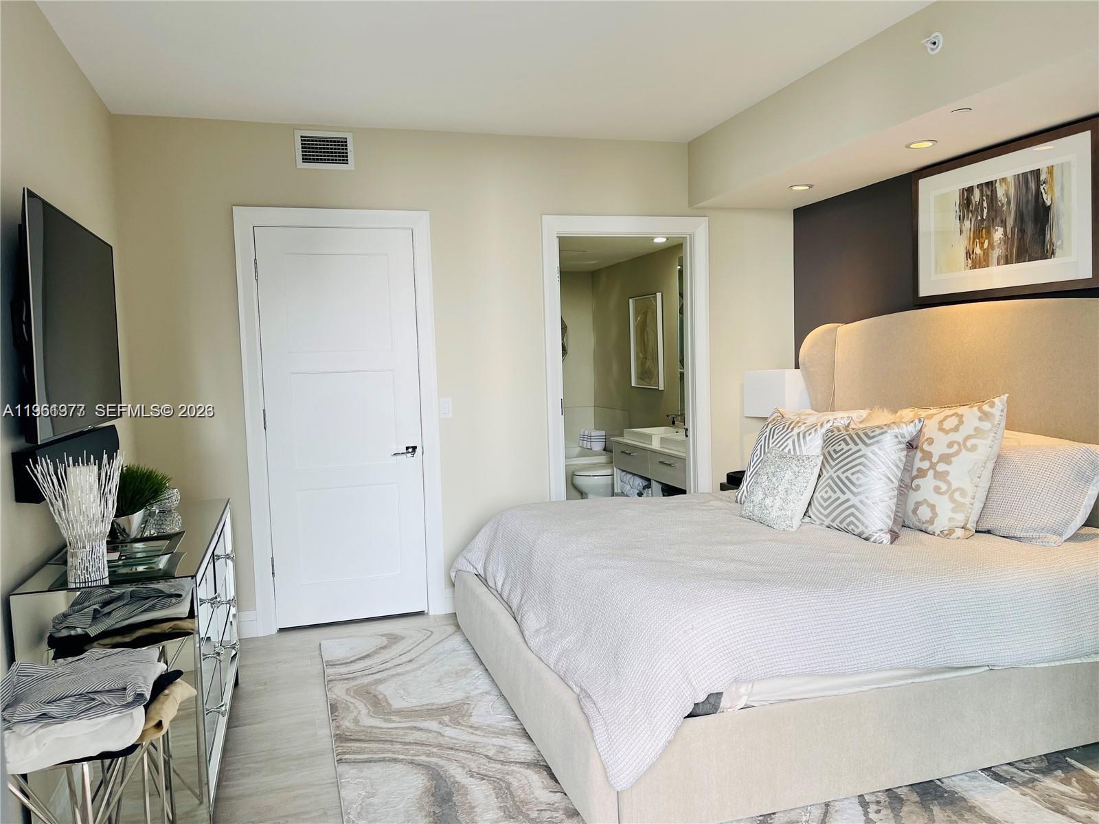 image Brickell Heights East7