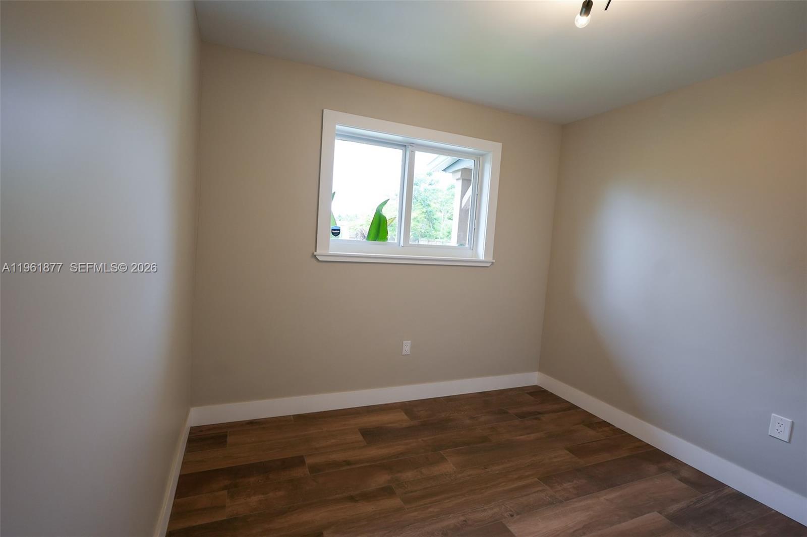 19450 SW 125th Ave Miami, FL 33177