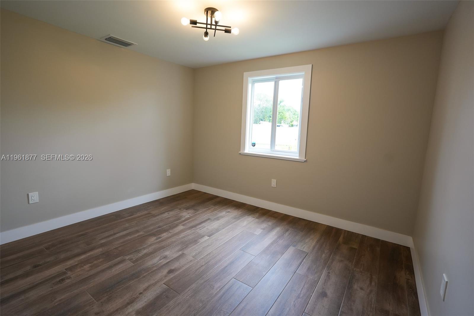 19450 SW 125th Ave Miami, FL 33177