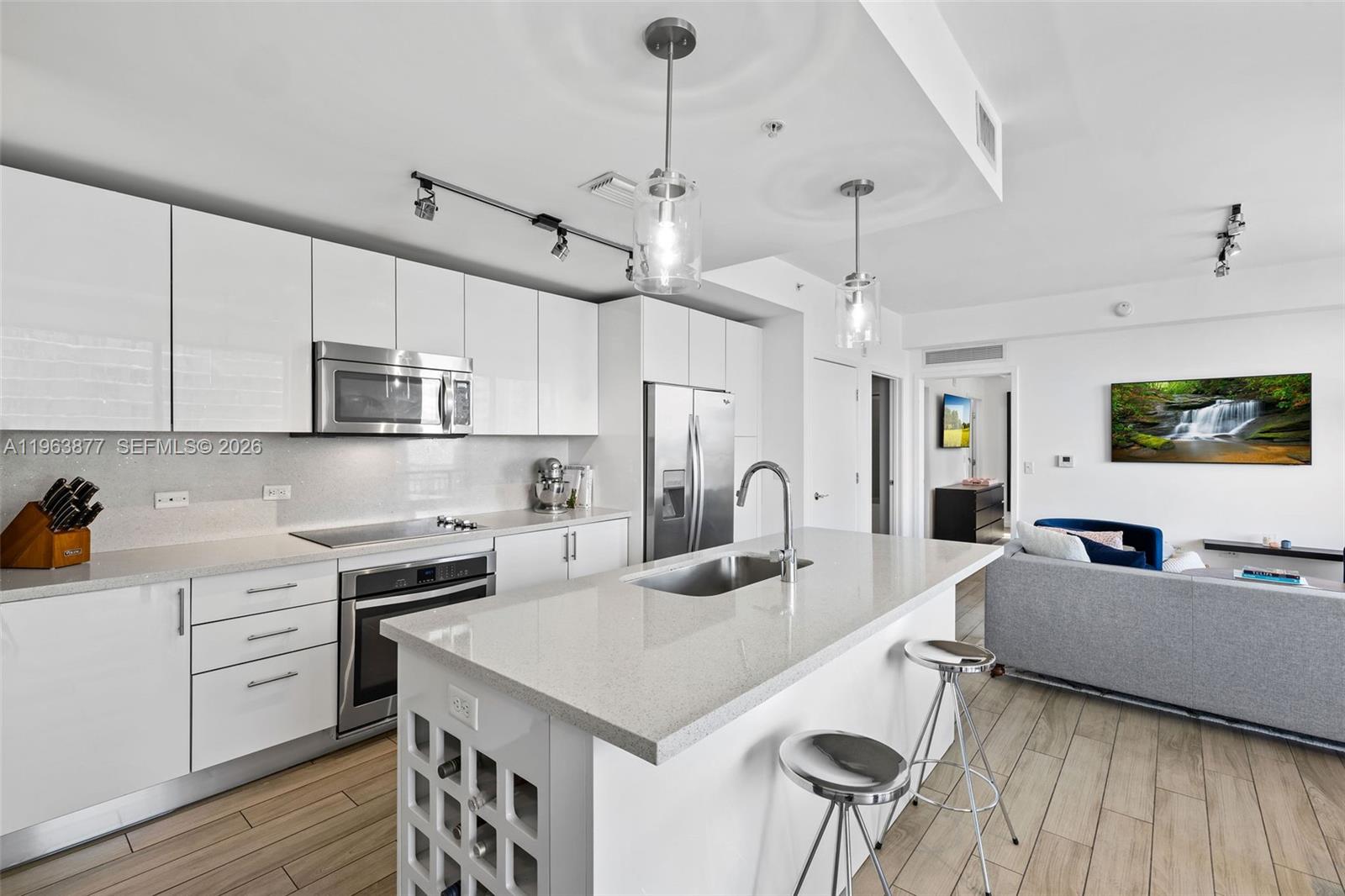 image Nine at Mary Brickell Village9