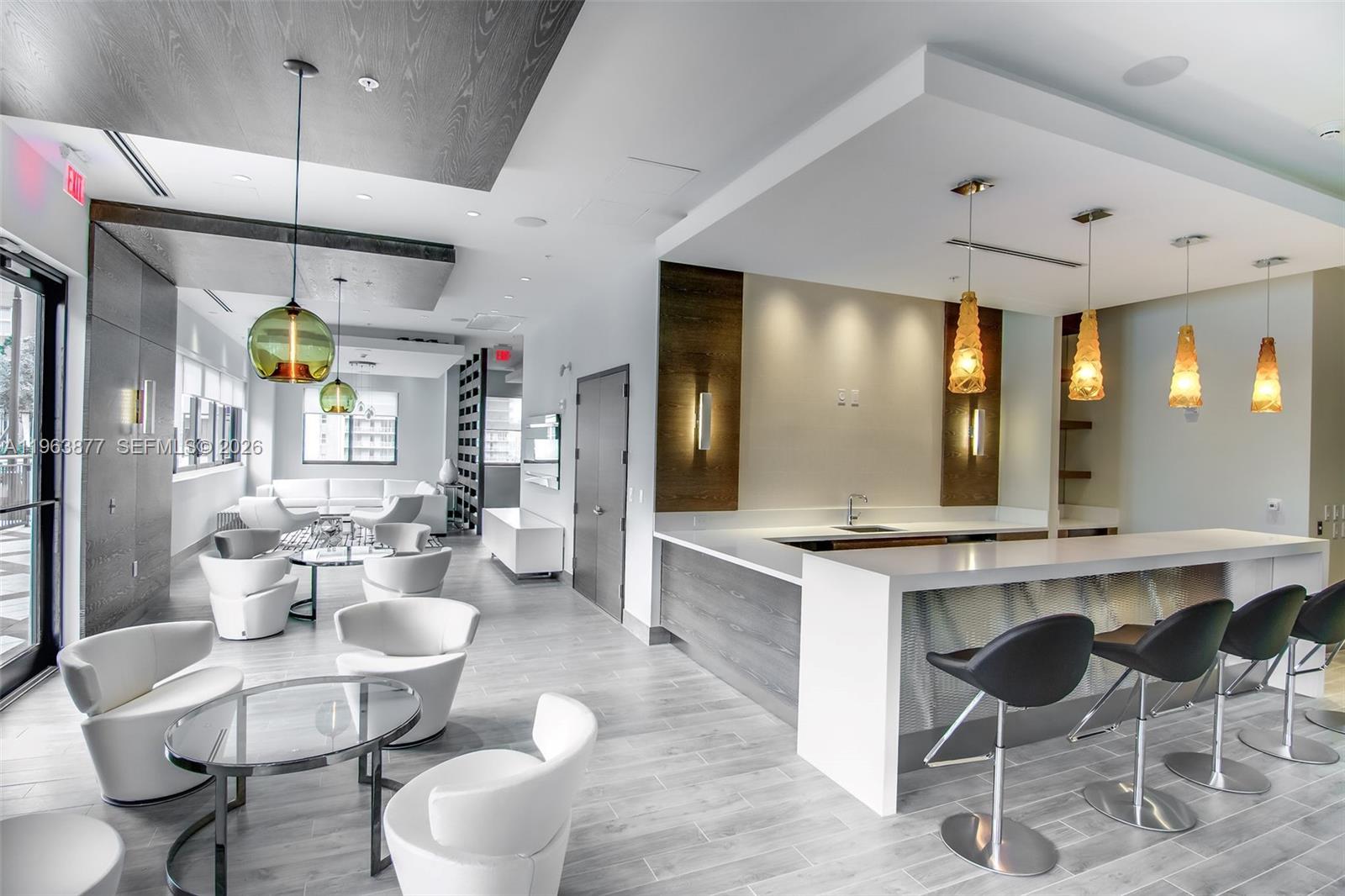 image Nine at Mary Brickell Village22