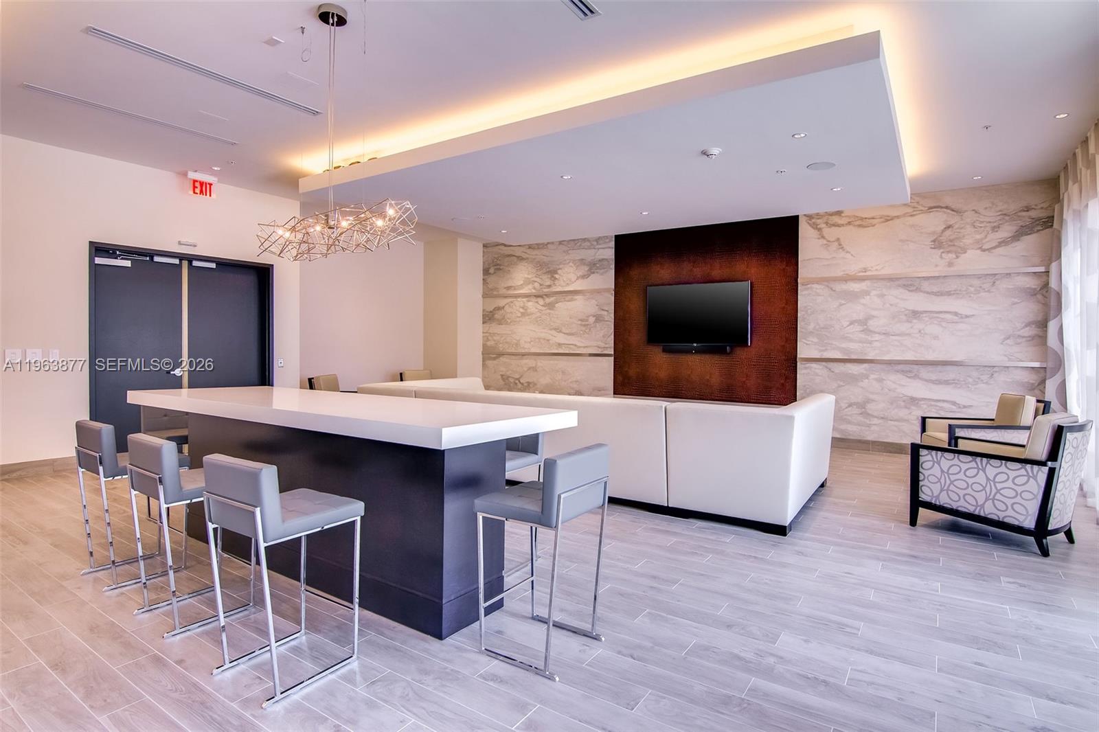 image Nine at Mary Brickell Village26