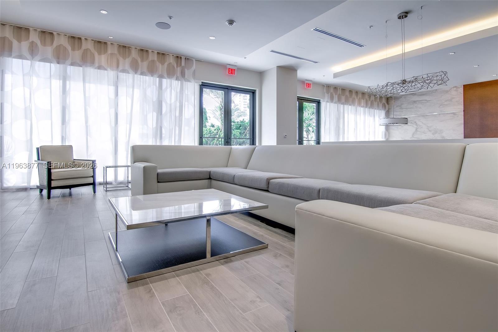 image Nine at Mary Brickell Village29