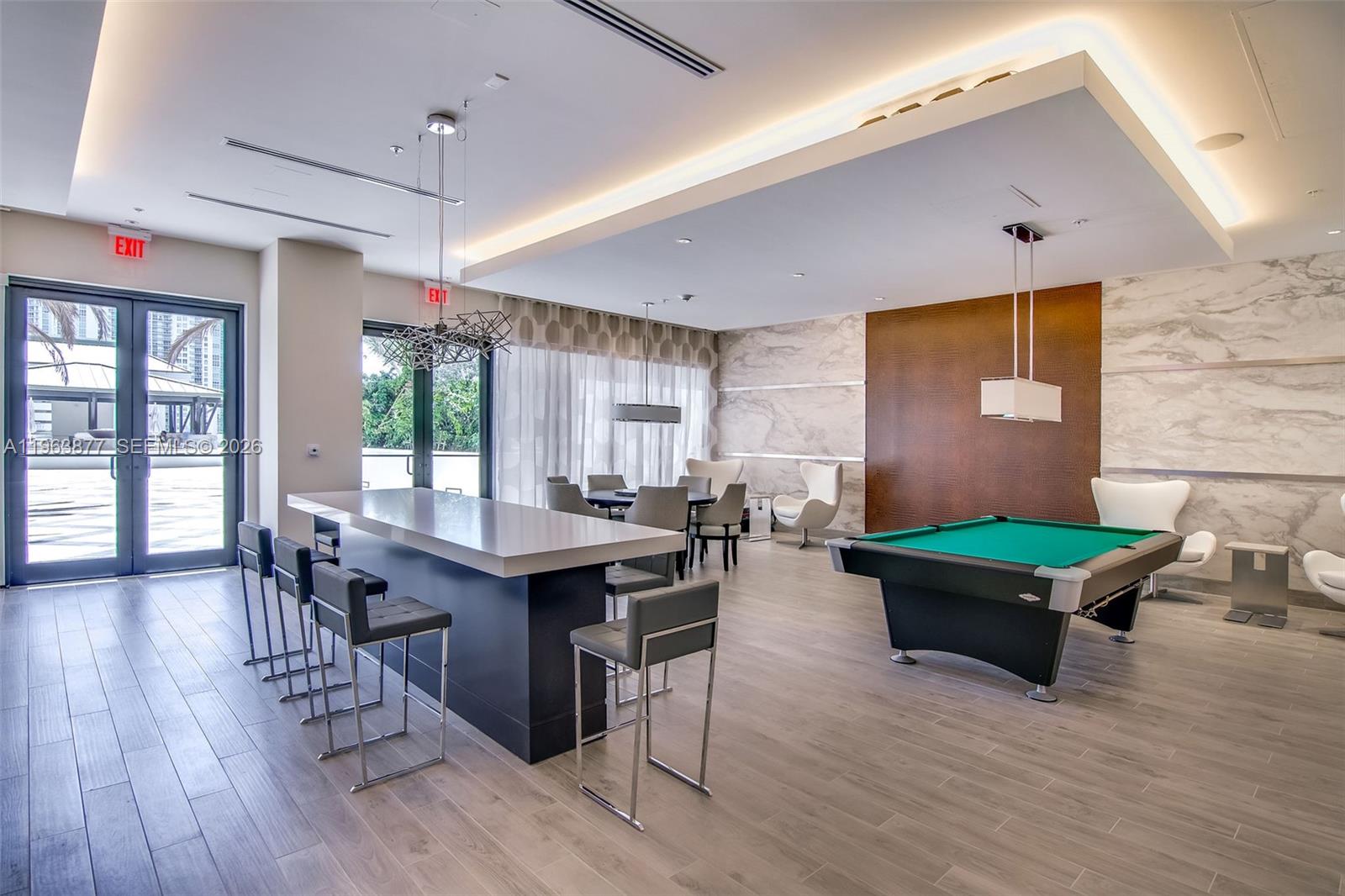 image Nine at Mary Brickell Village30