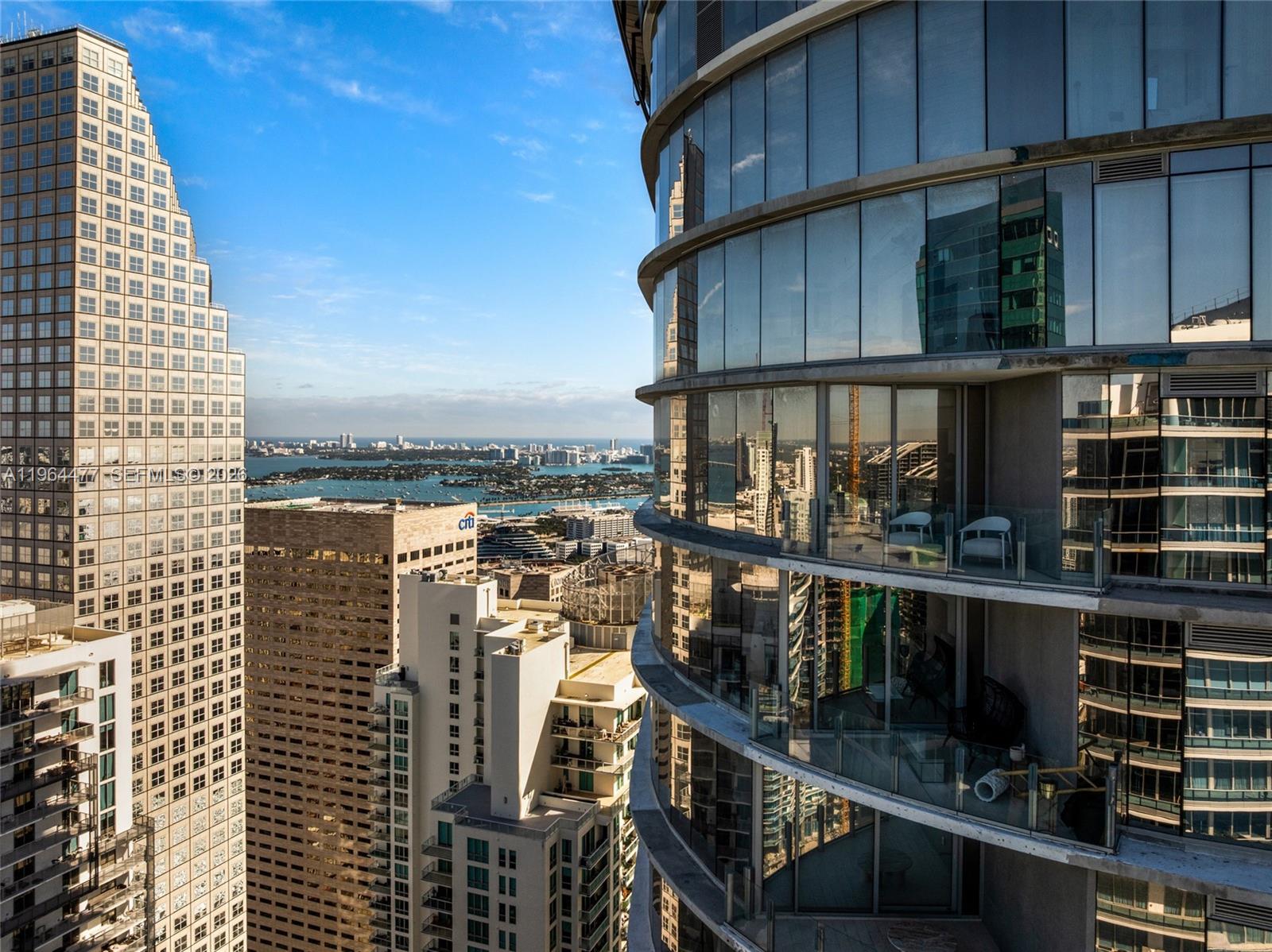 image Aston Martin Residences25