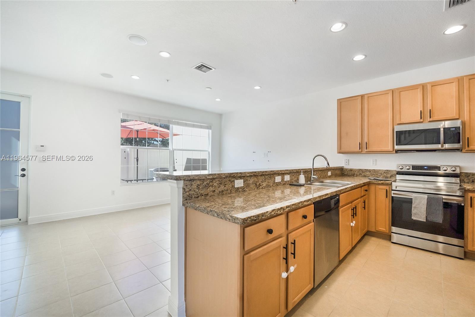 1302 SW 147th Ter Pembroke Pines, FL 33027