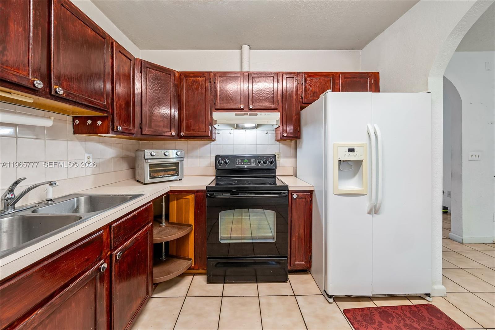 136 Cayman Dr Palm Springs, FL 33461