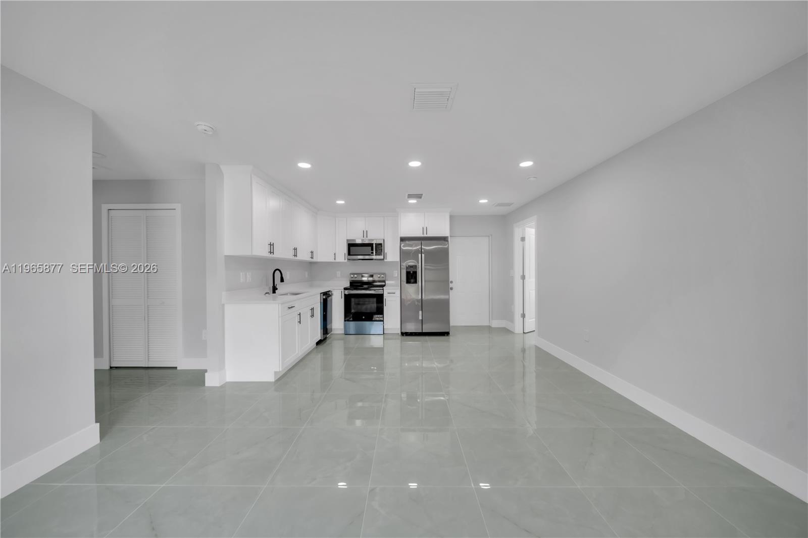 2801 42th St W Lehigh Acres, FL 33972