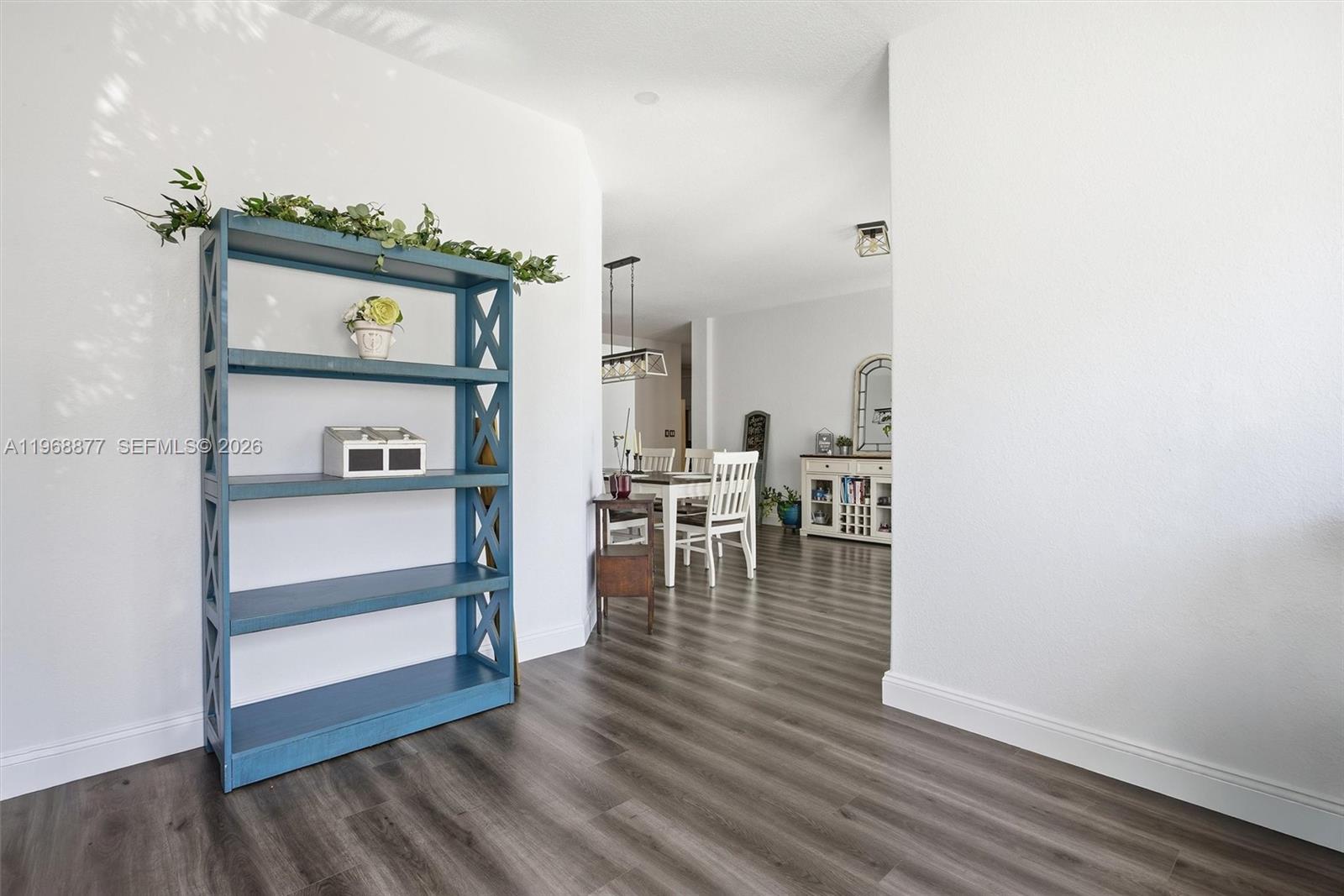 8725 NW 148th Ter Miami Lakes, FL 33018