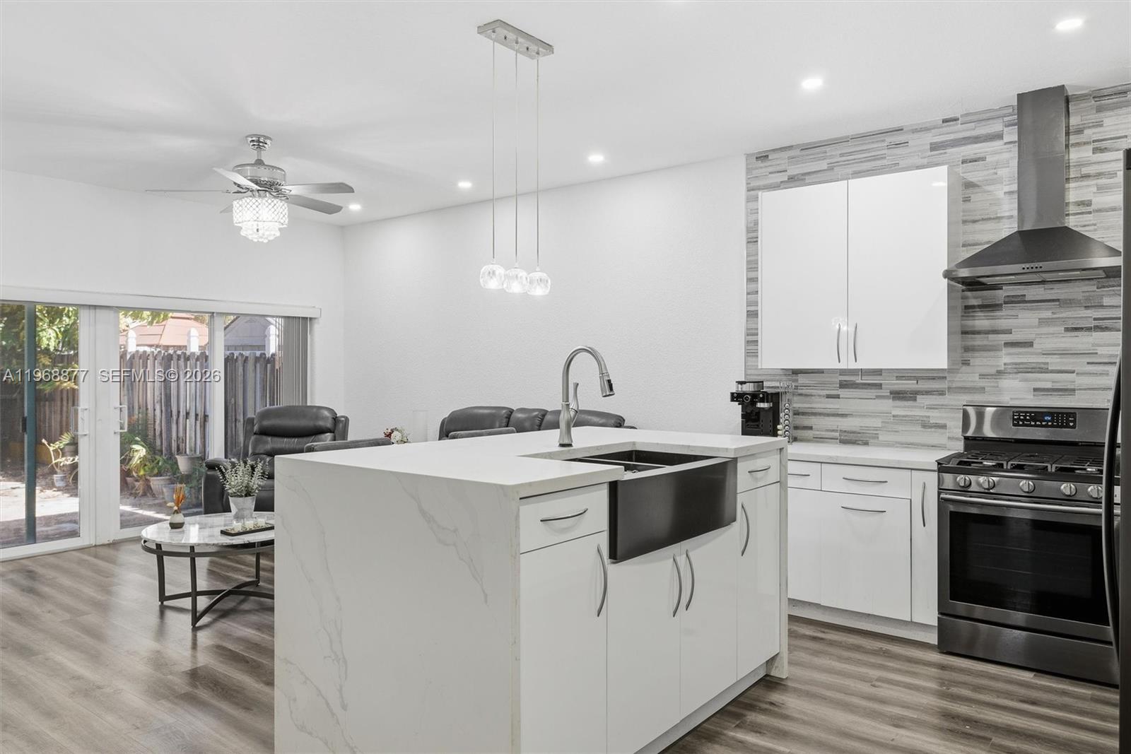 8725 NW 148th Ter Miami Lakes, FL 33018