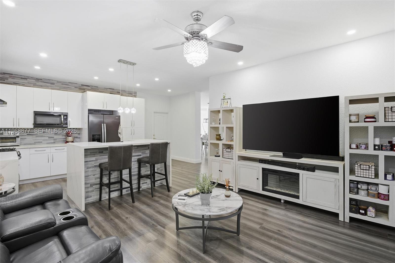 8725 NW 148th Ter Miami Lakes, FL 33018