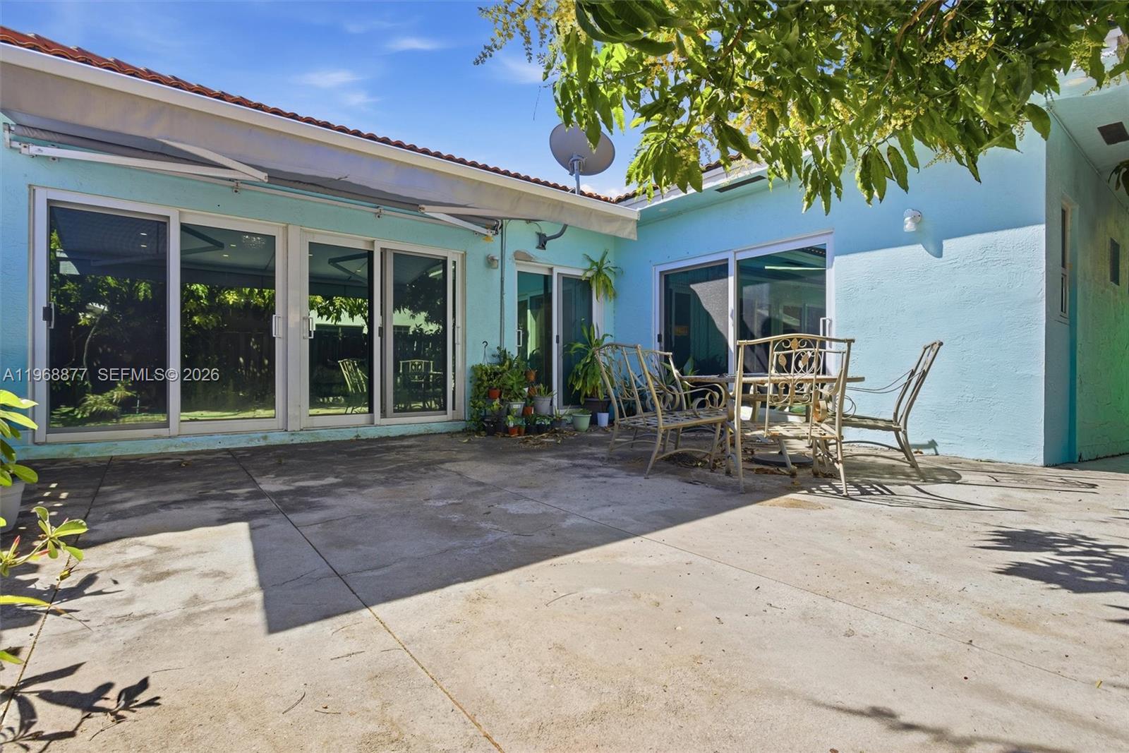 8725 NW 148th Ter Miami Lakes, FL 33018