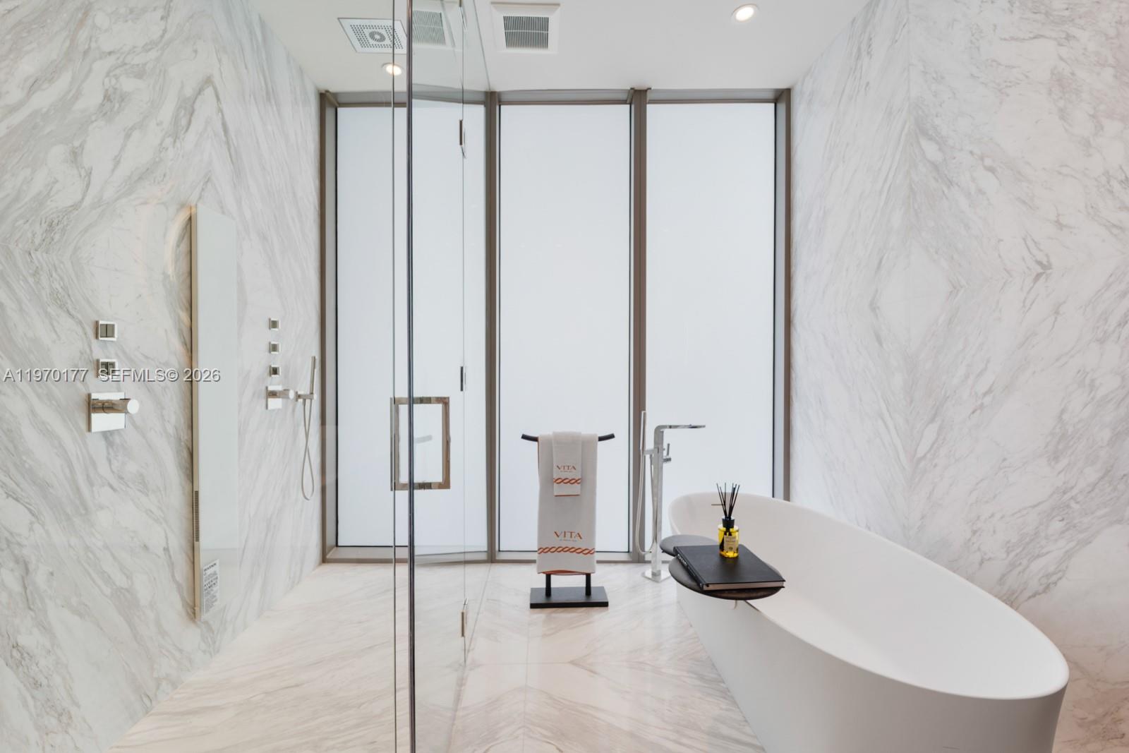 5 Grove Isle Dr #M204 Coconut Grove, FL 33133