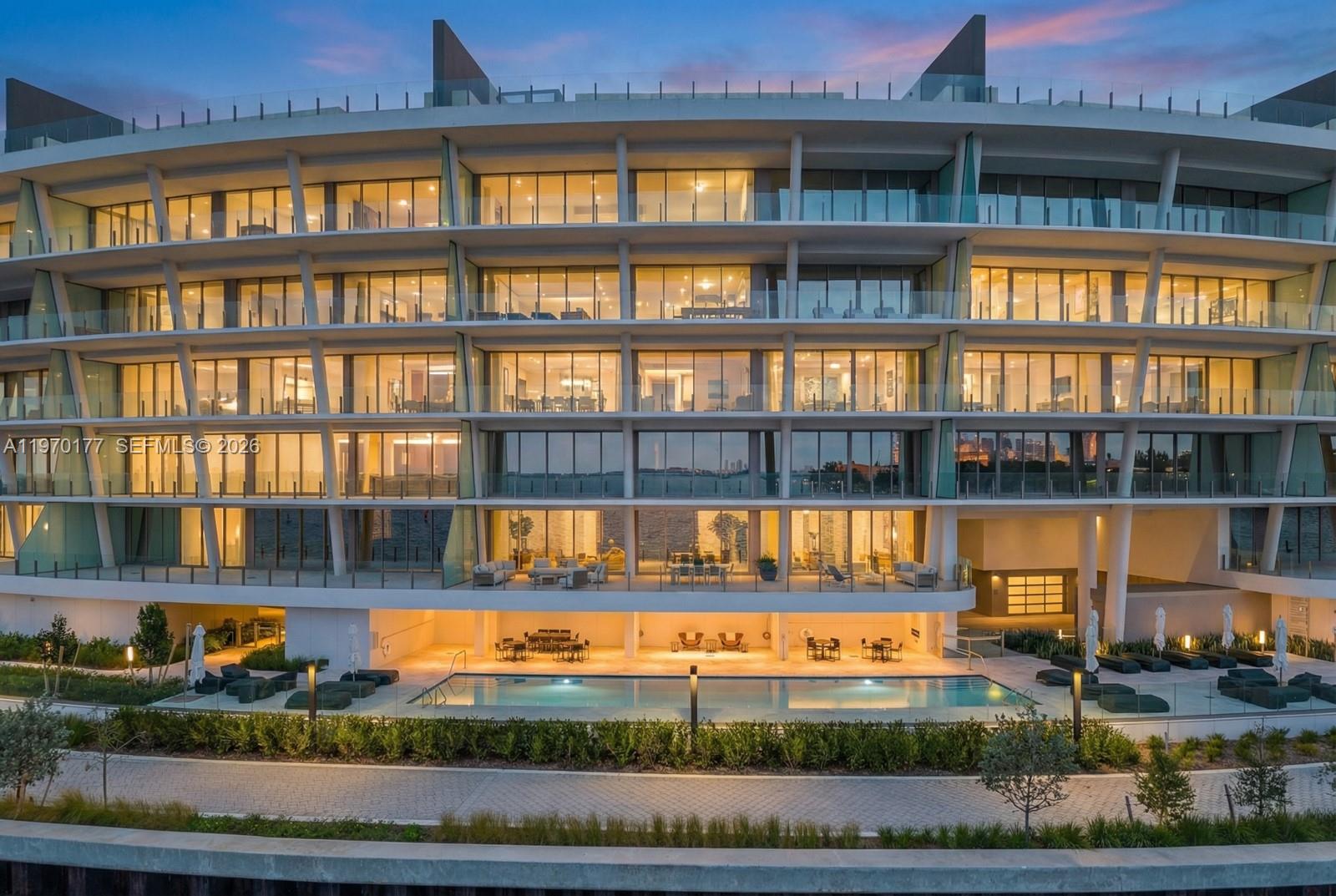 5 Grove Isle Dr #M204 Coconut Grove, FL 33133