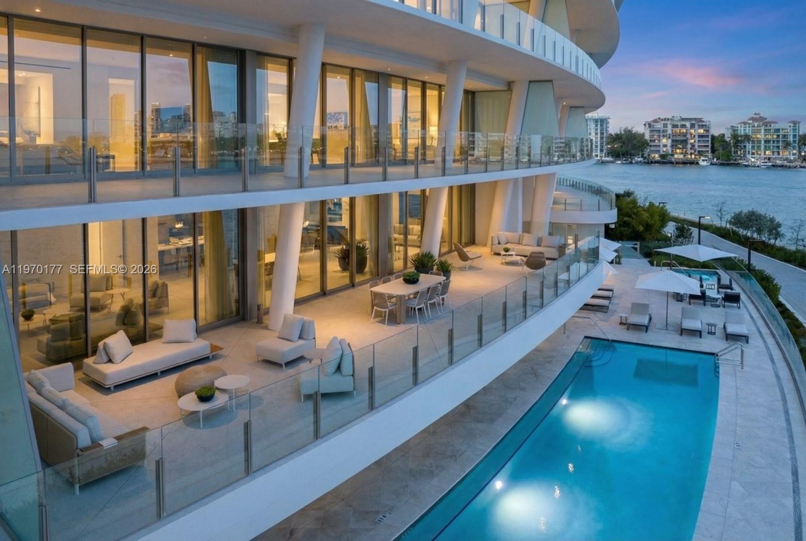 5 Grove Isle Dr #M204 Coconut Grove, FL 33133