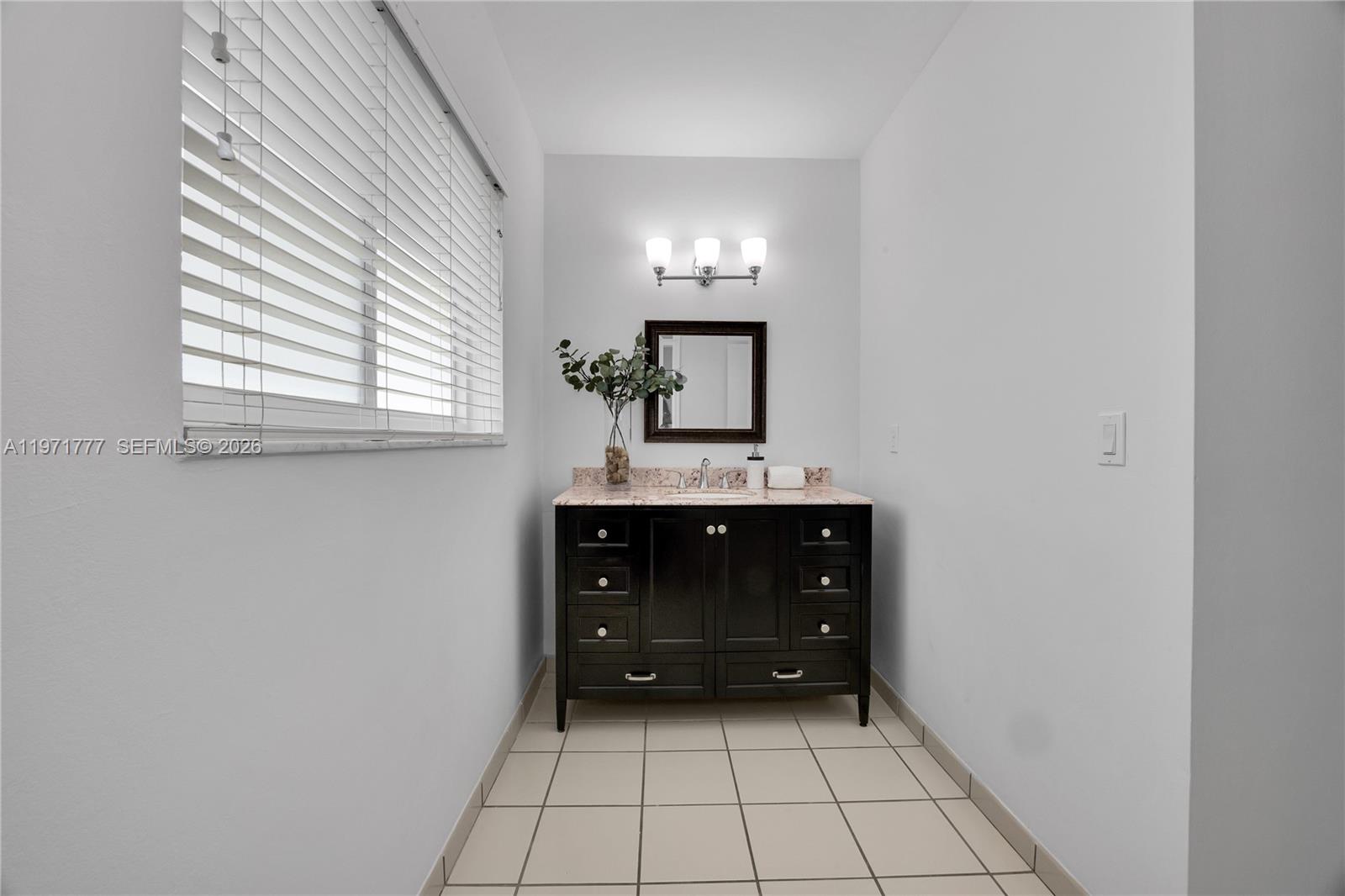 5680 SW 86th St Miami, FL 33143