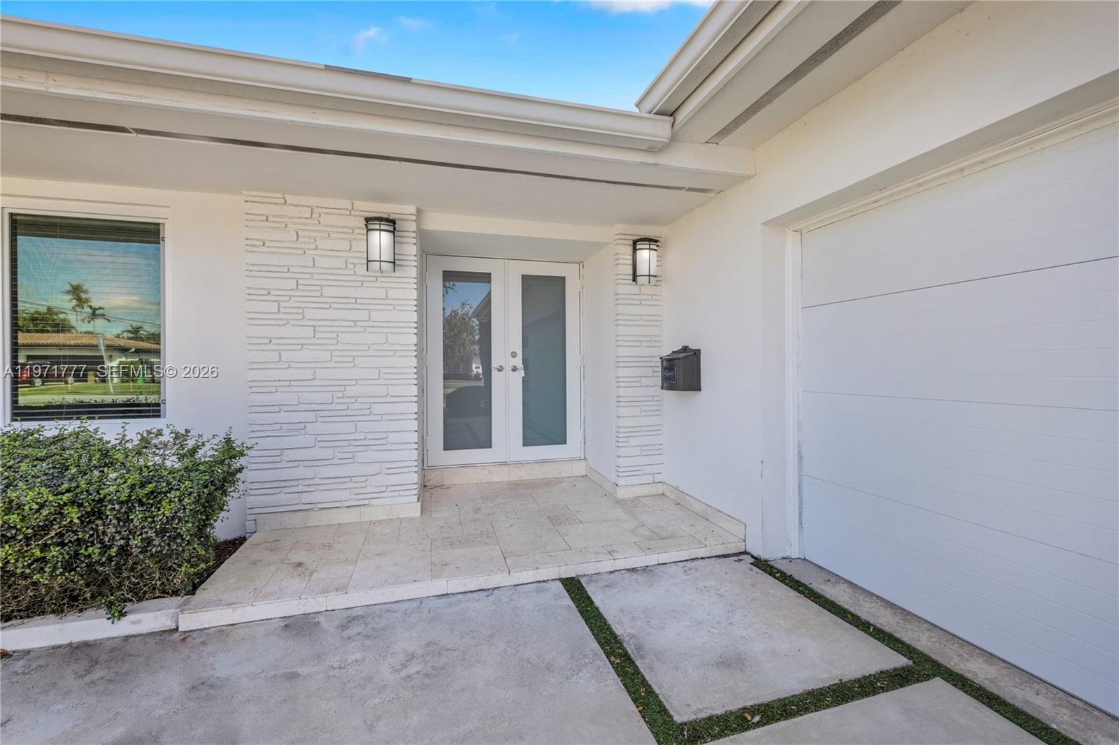 5680 SW 86th St Miami, FL 33143