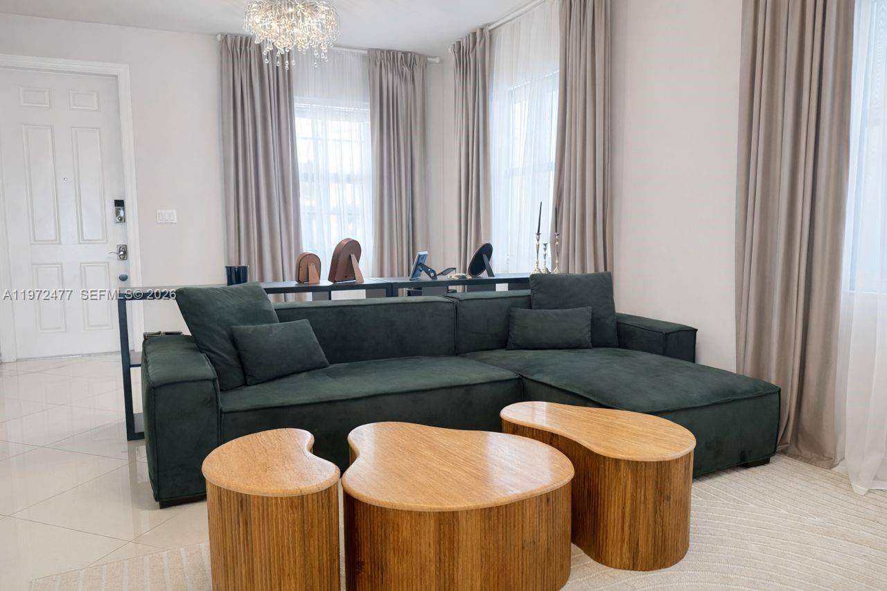 829 NE 191st St Miami, FL 33179