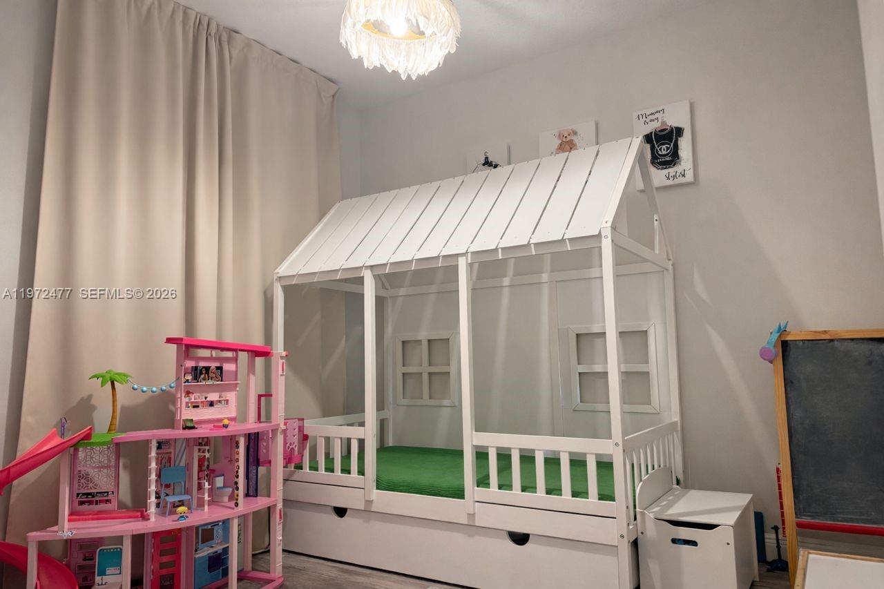 829 NE 191st St Miami, FL 33179