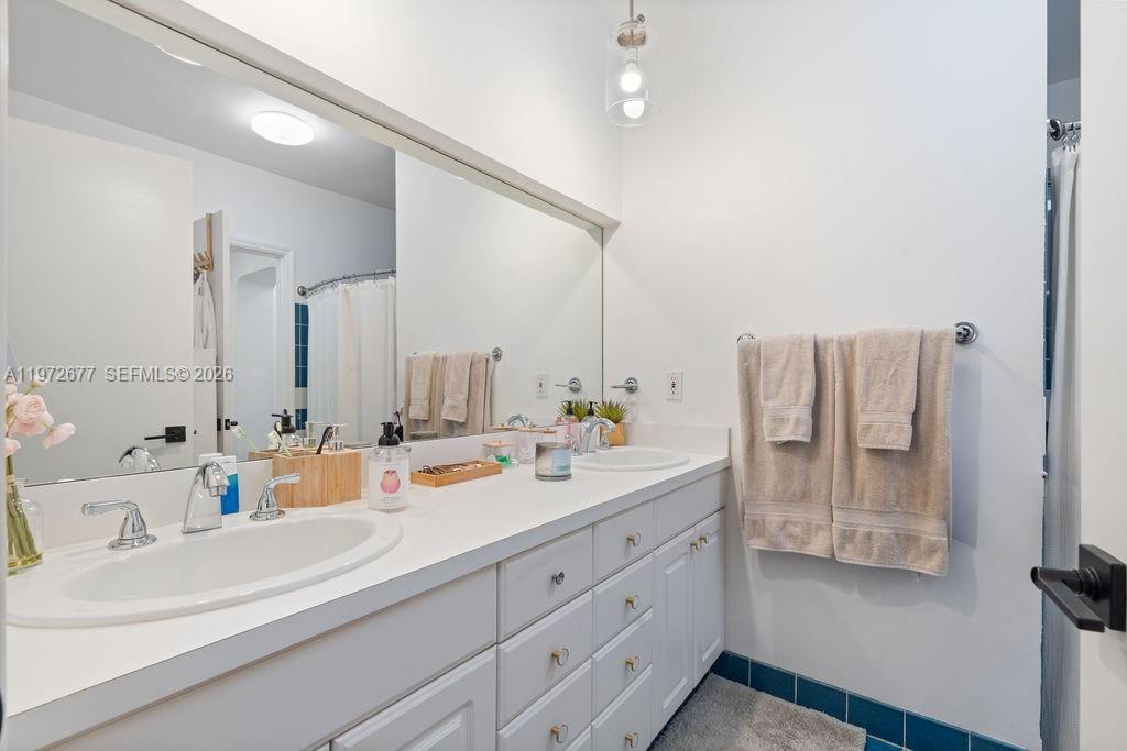 13780 SW 73rd Ct Palmetto Bay, FL 33158