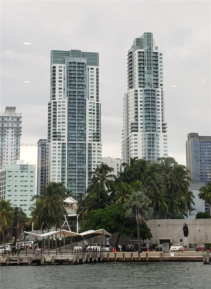 image Vizcayne North22