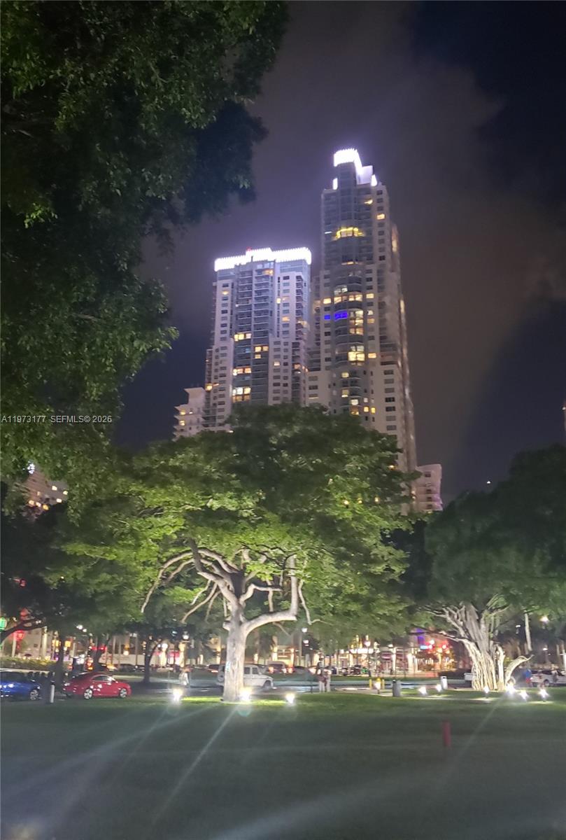 image Vizcayne North24