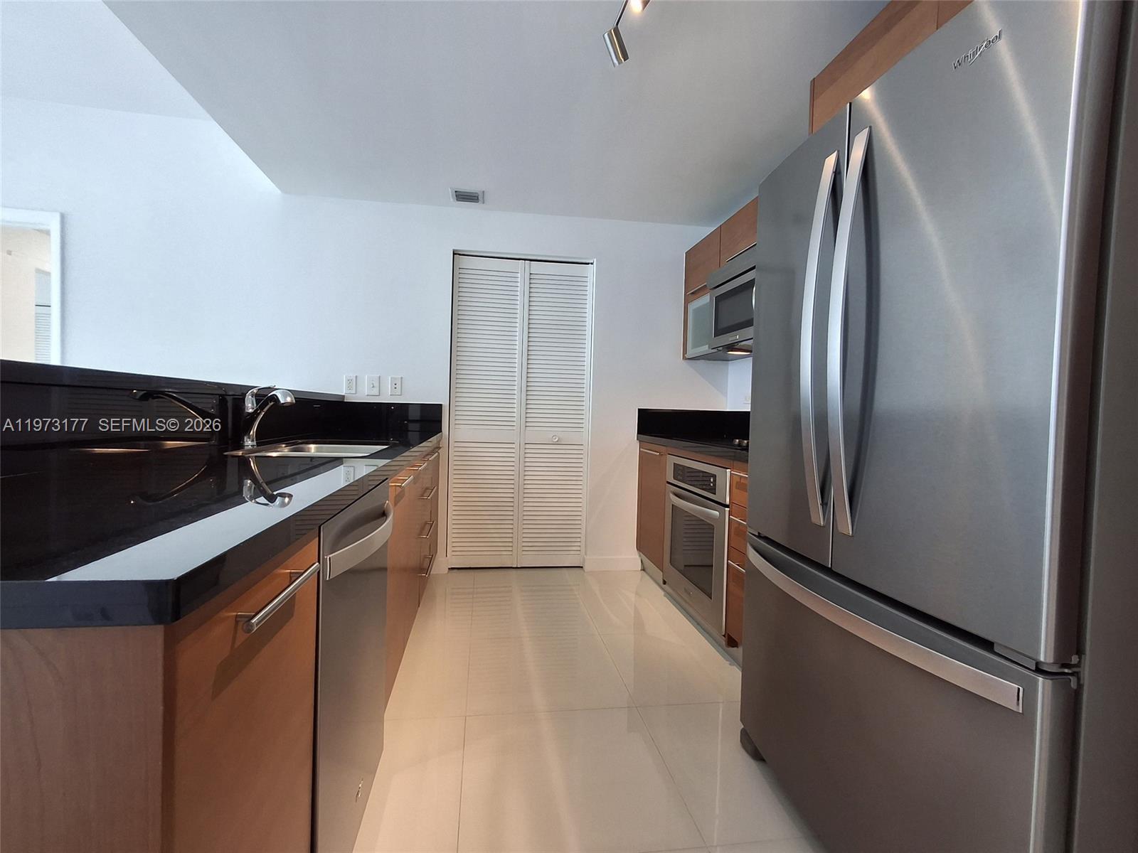 image Vizcayne North7