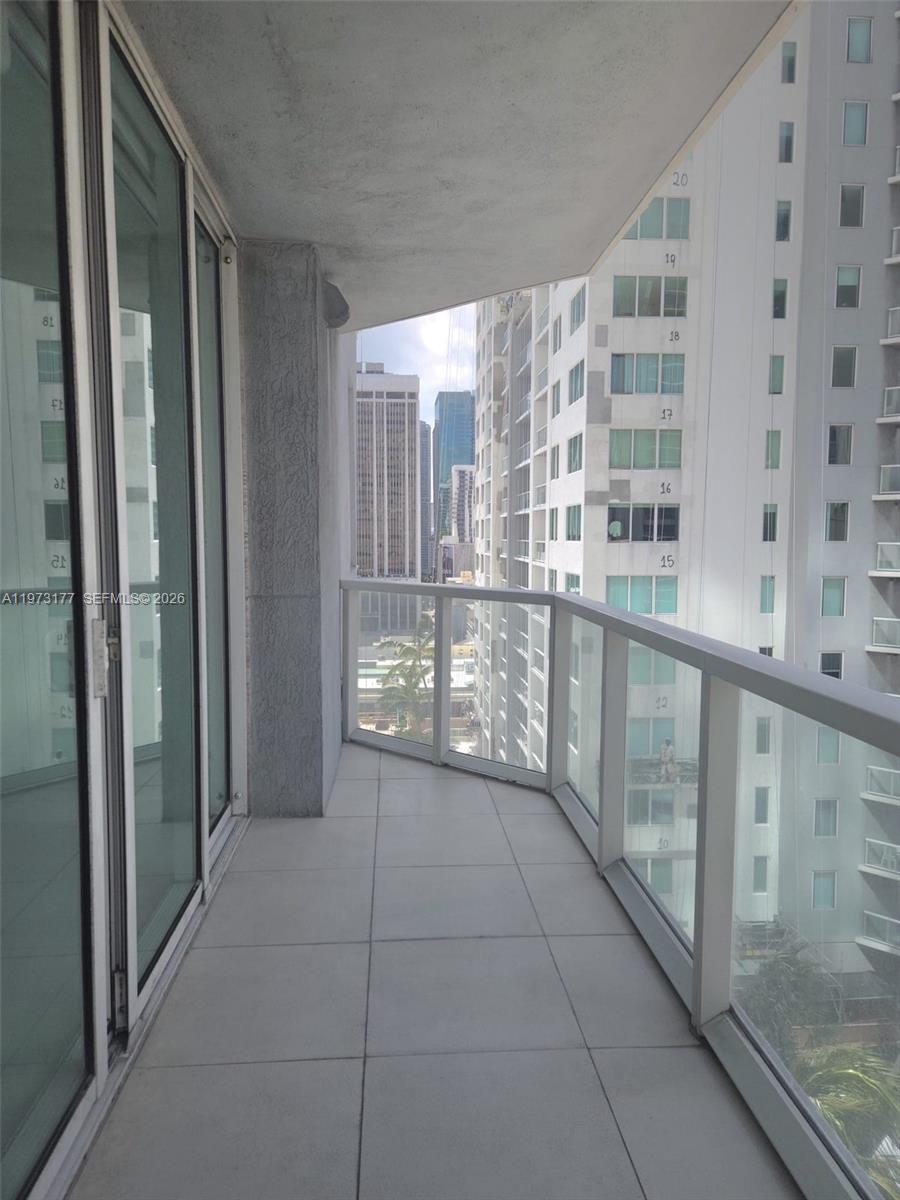 image Vizcayne North8