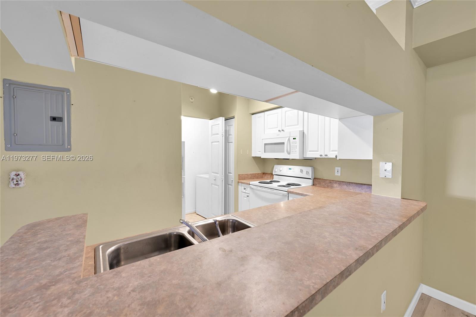 image Porto Bellagio Condo1