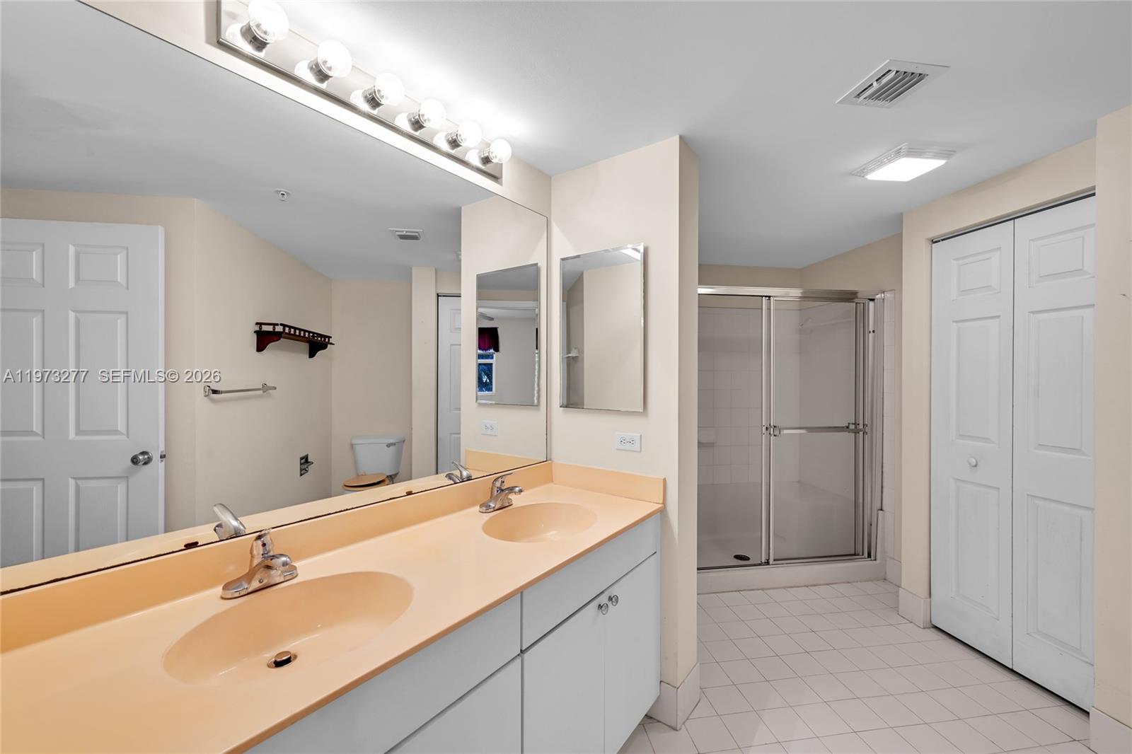 image Porto Bellagio Condo22