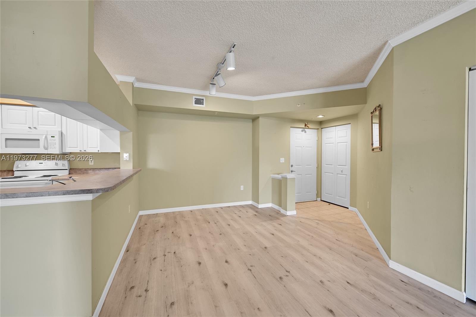 image Porto Bellagio Condo5