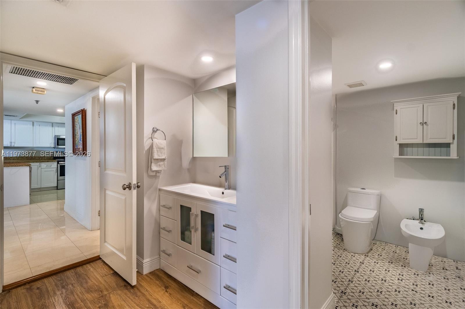 520 Brickell Key Dr #A1007 Miami, FL 33131