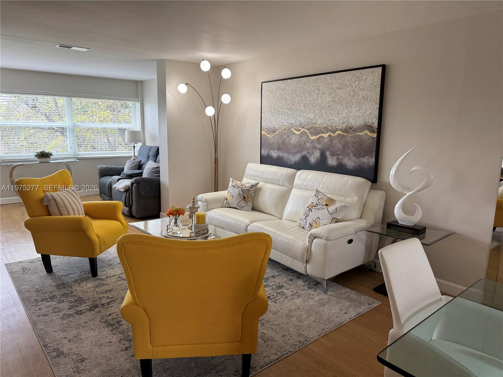 9310 Sunrise Lks Blvd #304 Sunrise, FL 33322