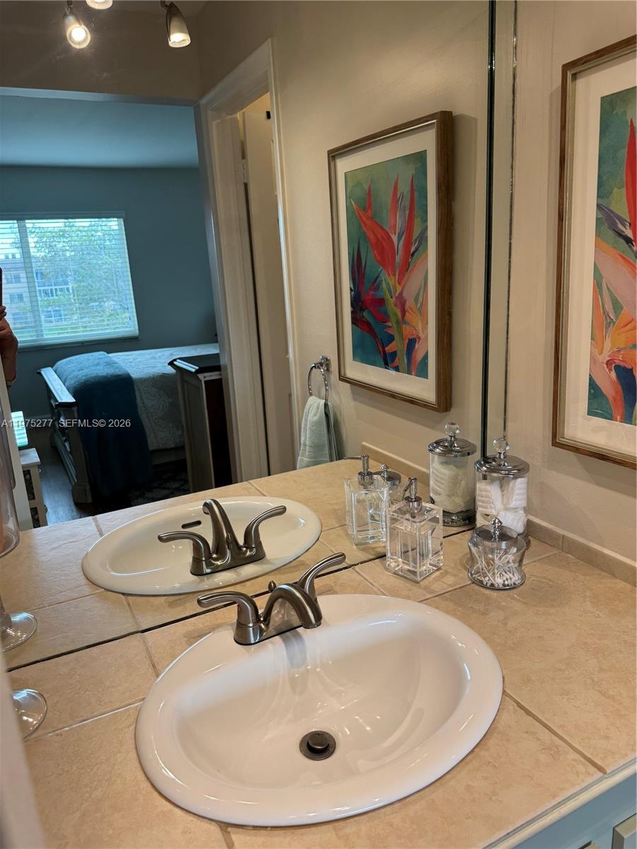 9310 Sunrise Lks Blvd #304 Sunrise, FL 33322