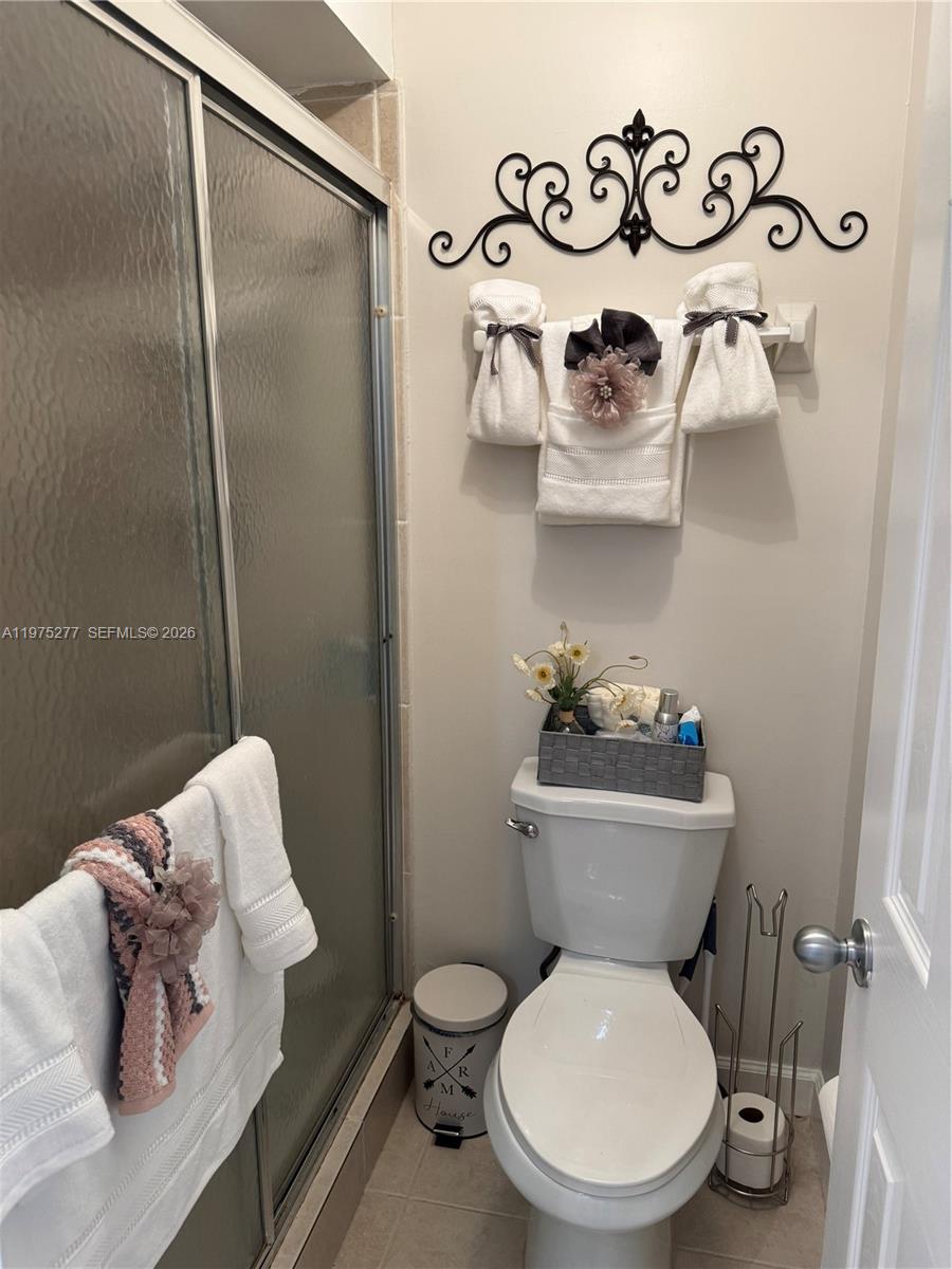 9310 Sunrise Lks Blvd #304 Sunrise, FL 33322